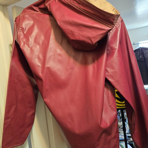 Items International raincoat purple size Large. - Picture 3 of 3